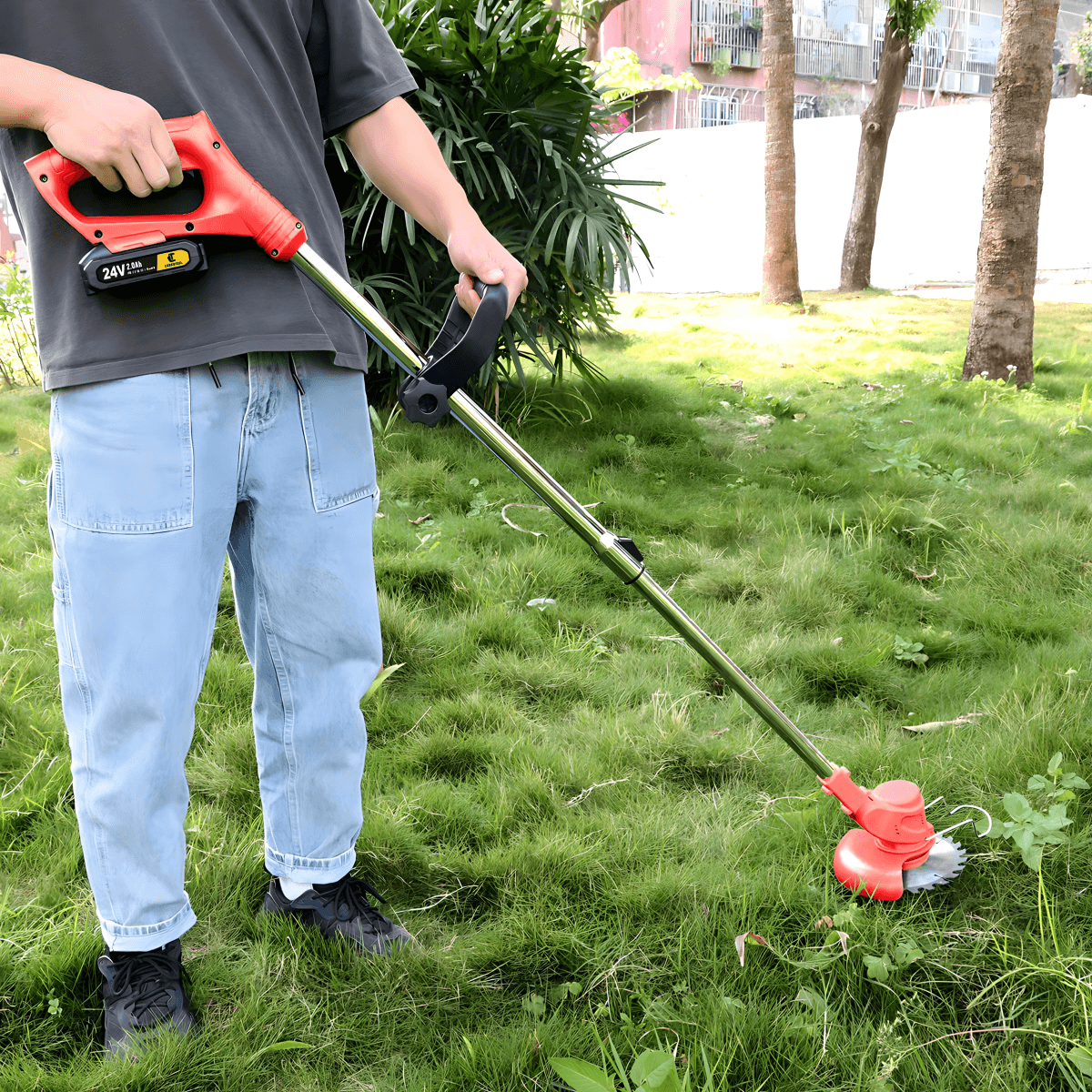 Aku trimer za travu sa 2 baterije