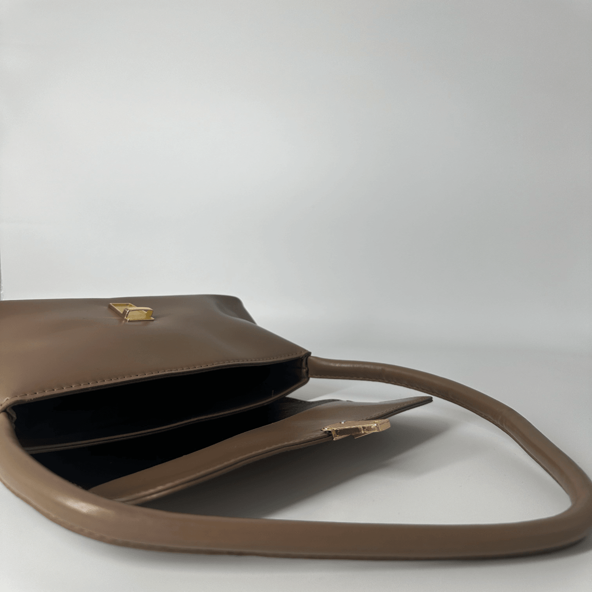 Sofisticirana torba za nošenje preko ramena