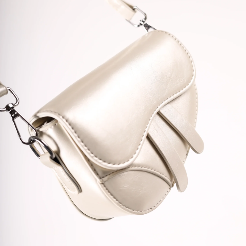 Bež biserna torbica KA08