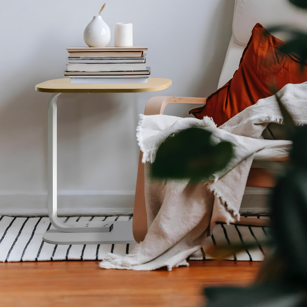 Praktičan bočni stoćić za dnevnu i spavaću sobu