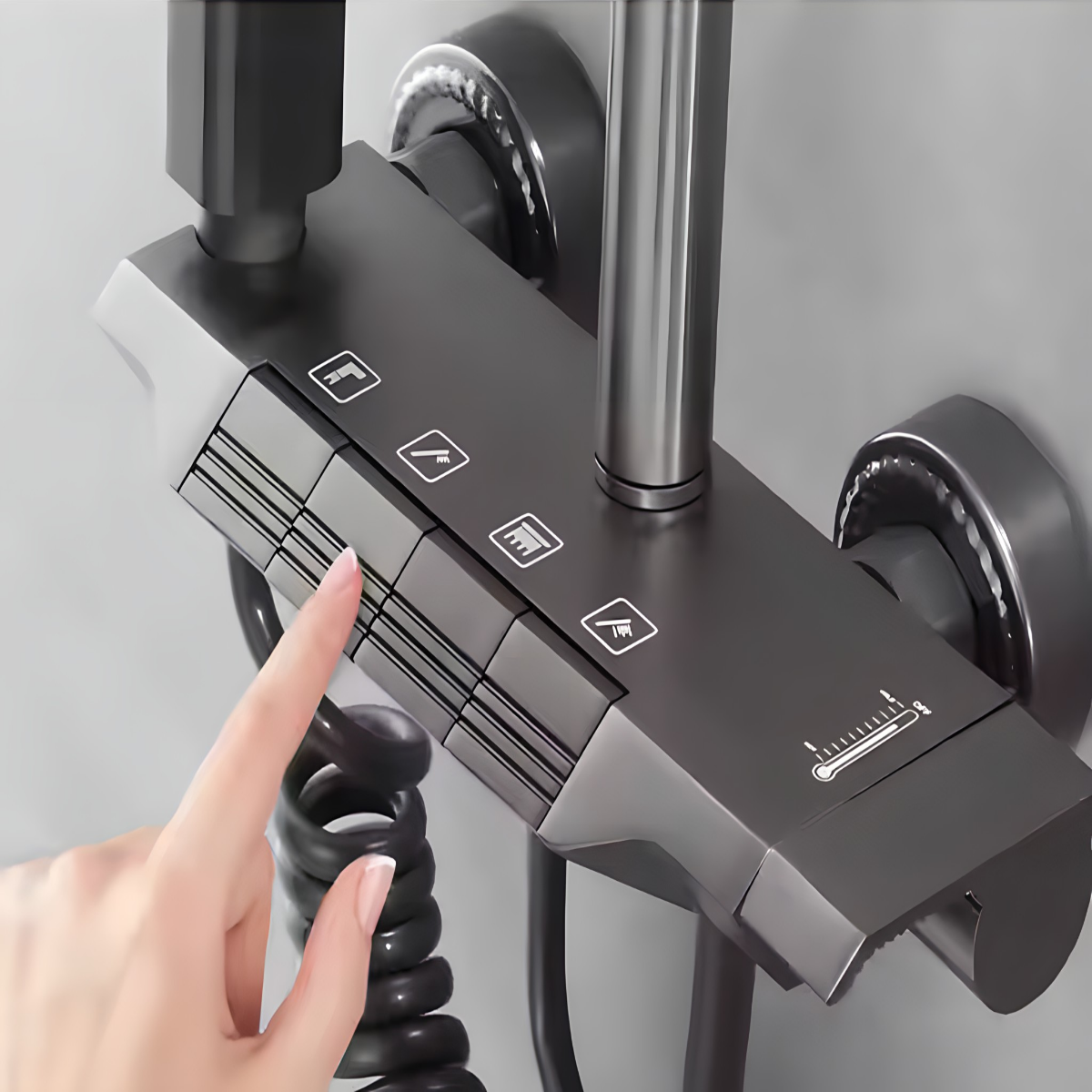 Zidni tuš sa dodacima