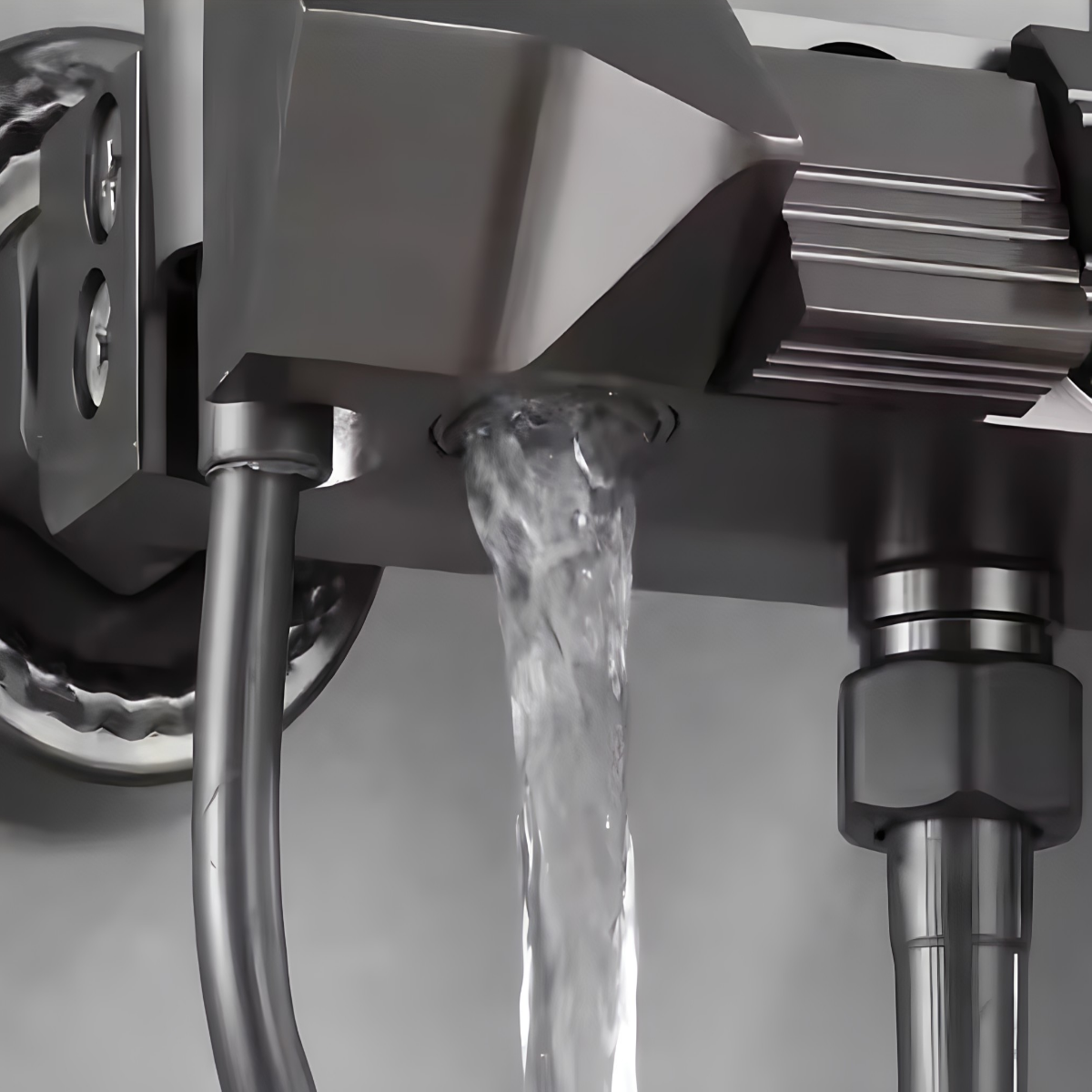 Zidni tuš sa dodacima